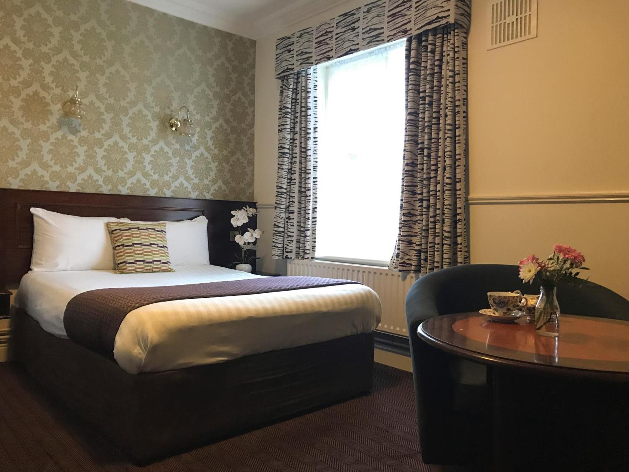 Club House Hotel